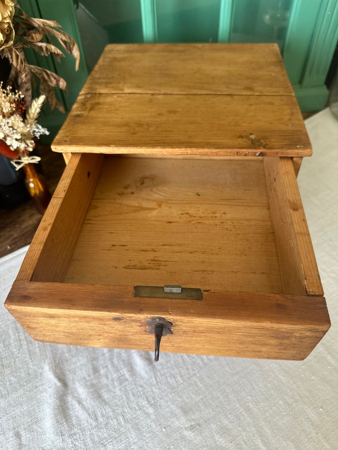 Boite de rangement artisanale en bois 1950