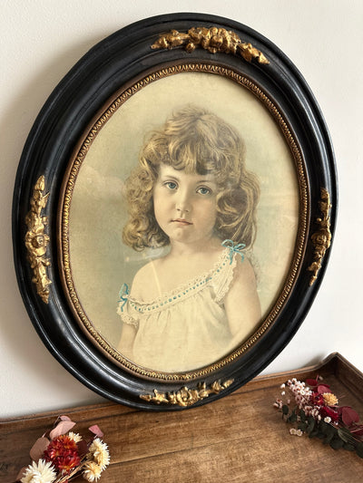 Portrait encadré fillette aux boucles d'or années 1920
