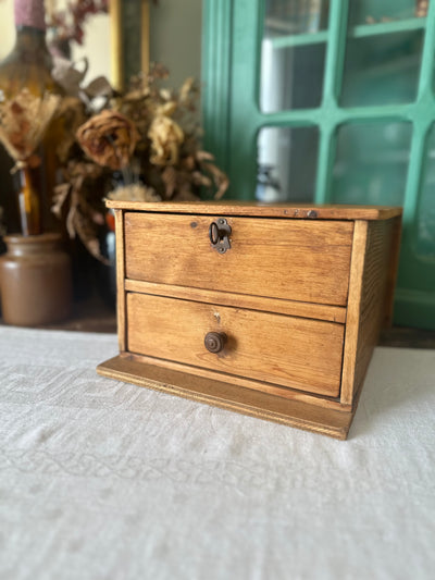 Boite de rangement artisanale en bois 1950