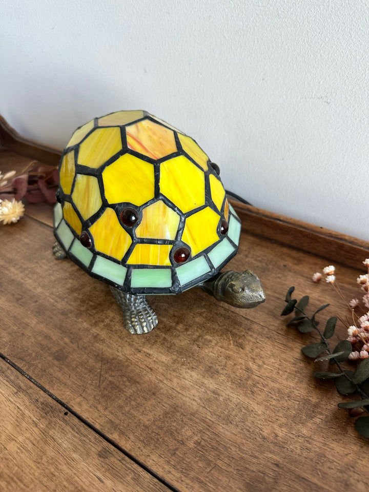 Lampe en forme de tortue pâte de verre colorée style tiffany