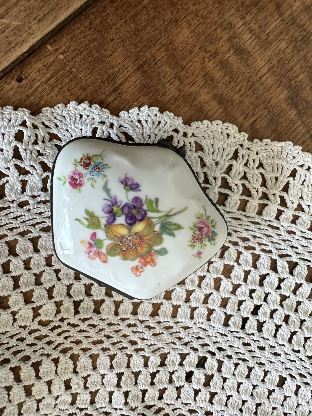 Ensemble de piluliers en porcelaine début XX ème