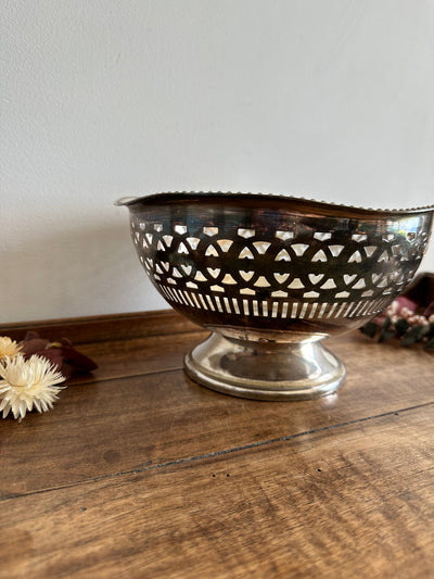 Coupe à fruits en métal argenté ajourée