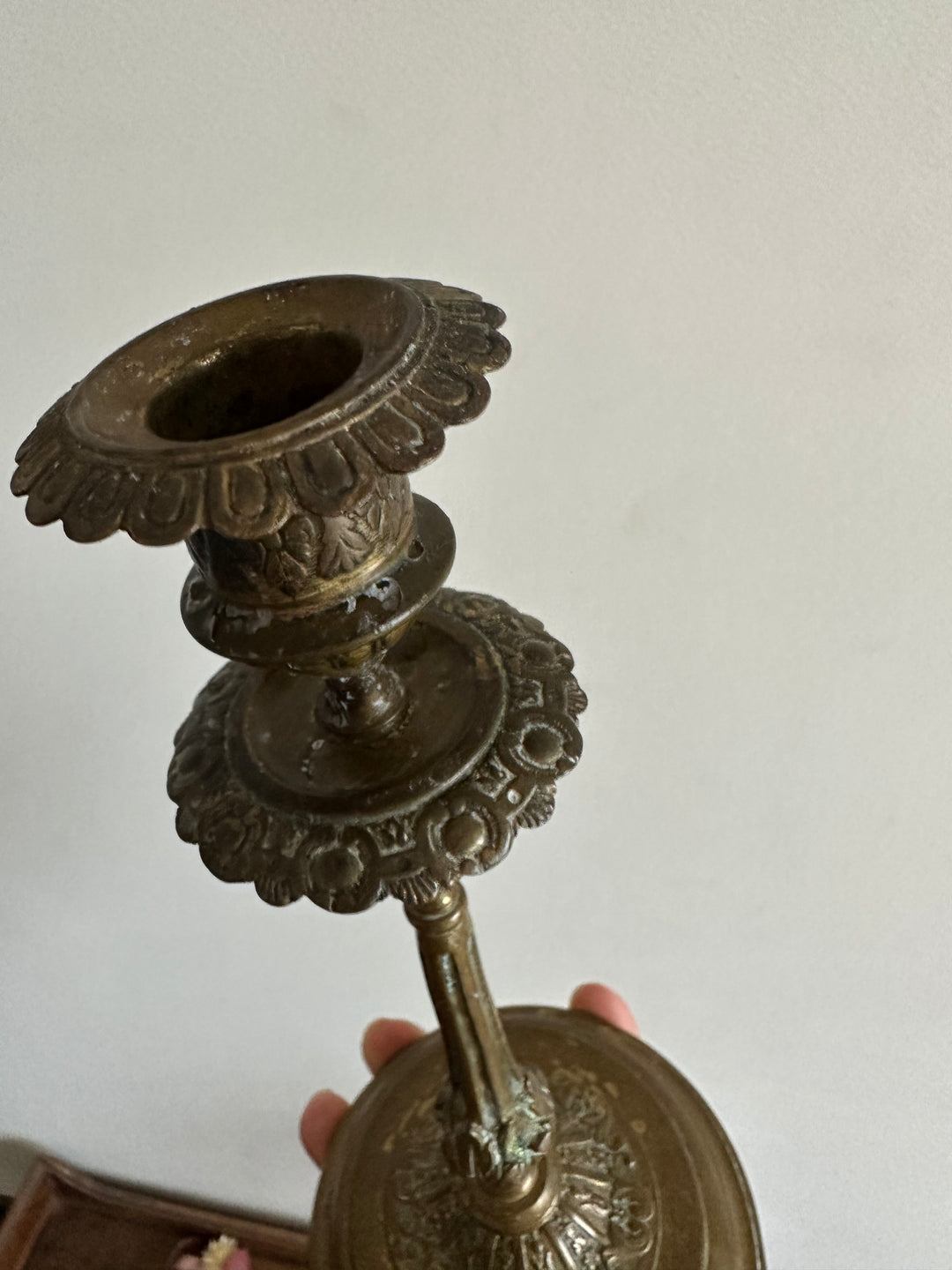 Bougeoirs à collerette anciens en laiton