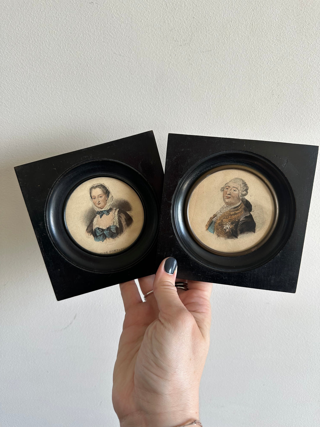 Miniatures en bois portraits d'époque