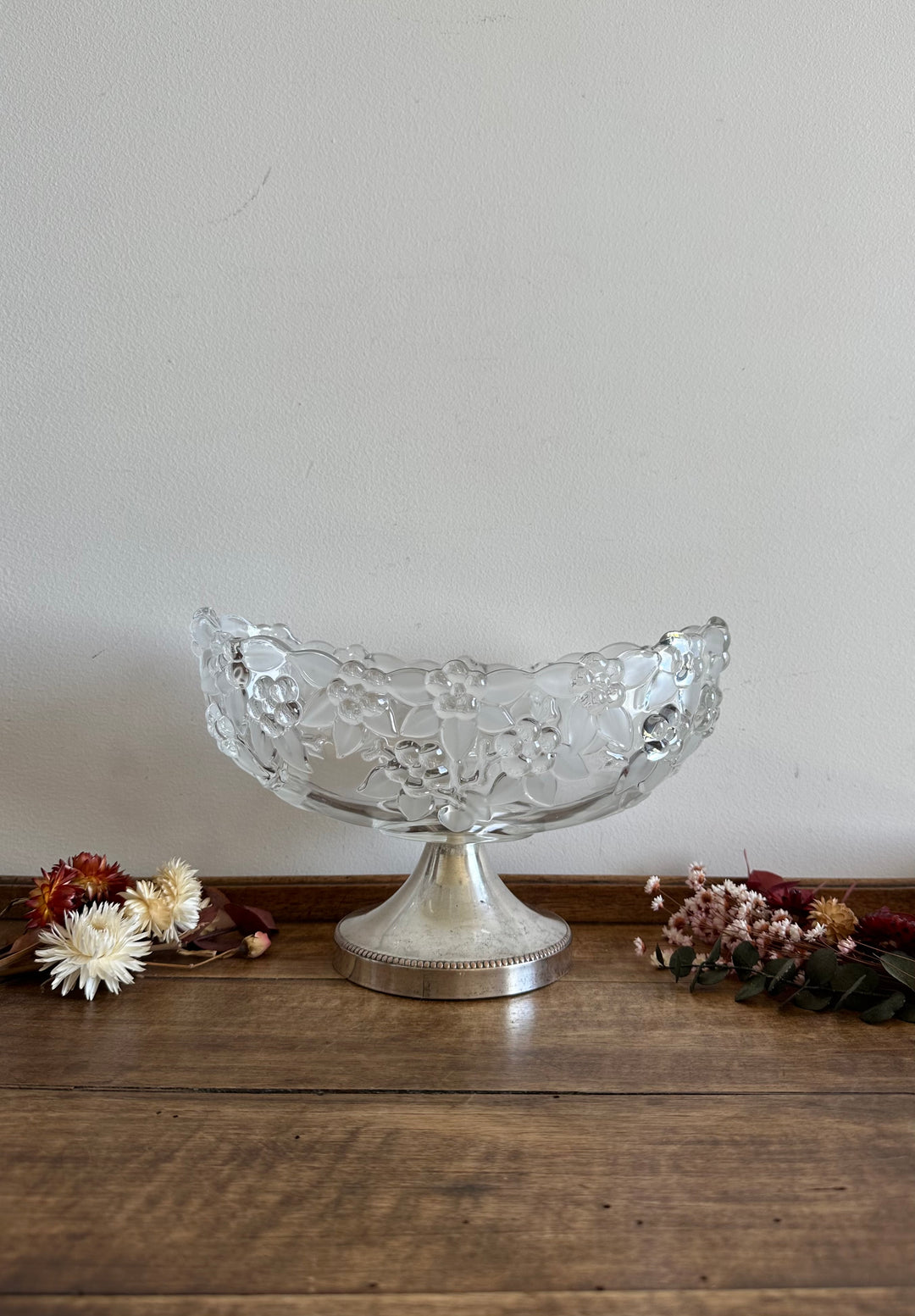 Coupe à fruits en verre moulé et cristal sur pied argenté