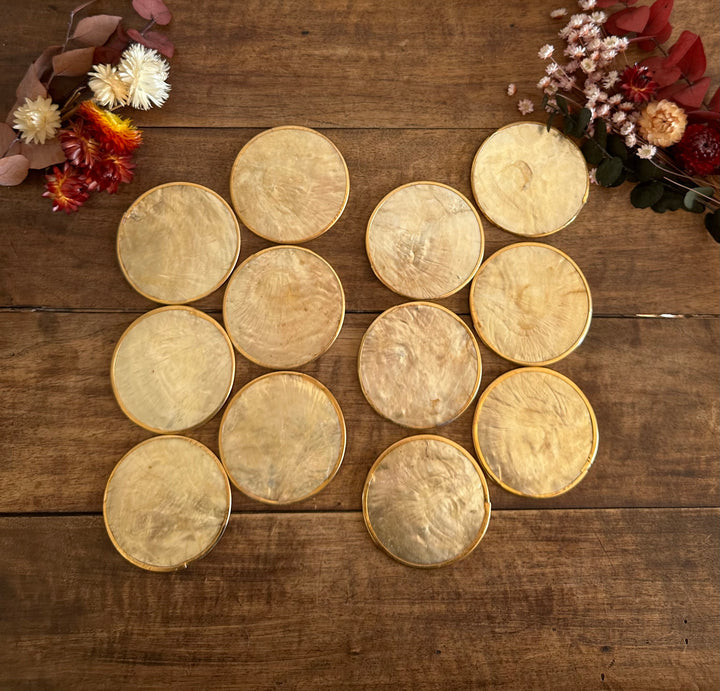 Sous-verres en nacre et liège cerclés de laiton