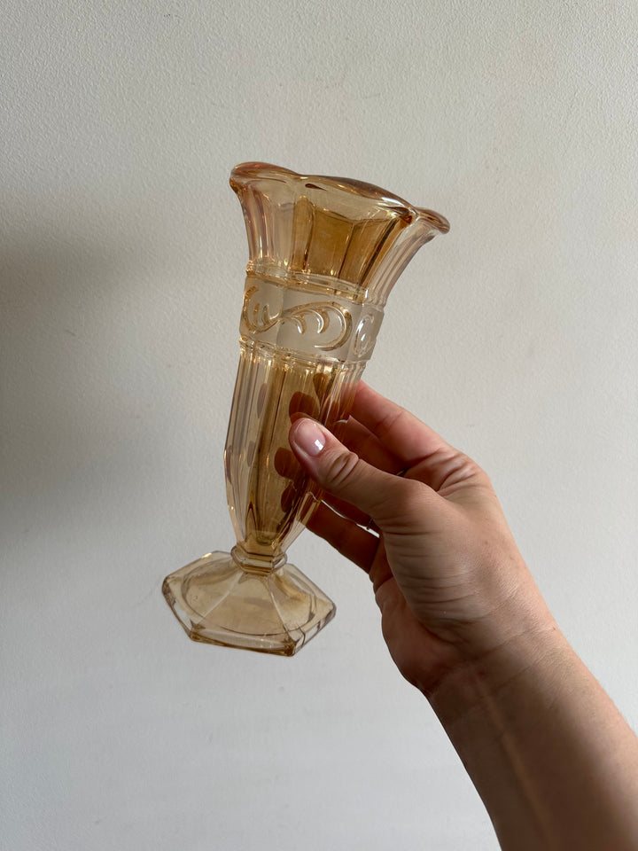 Vase soliflore en verre irisé orangé