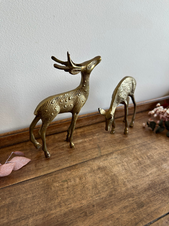 Cerf et biche statuettes en laiton