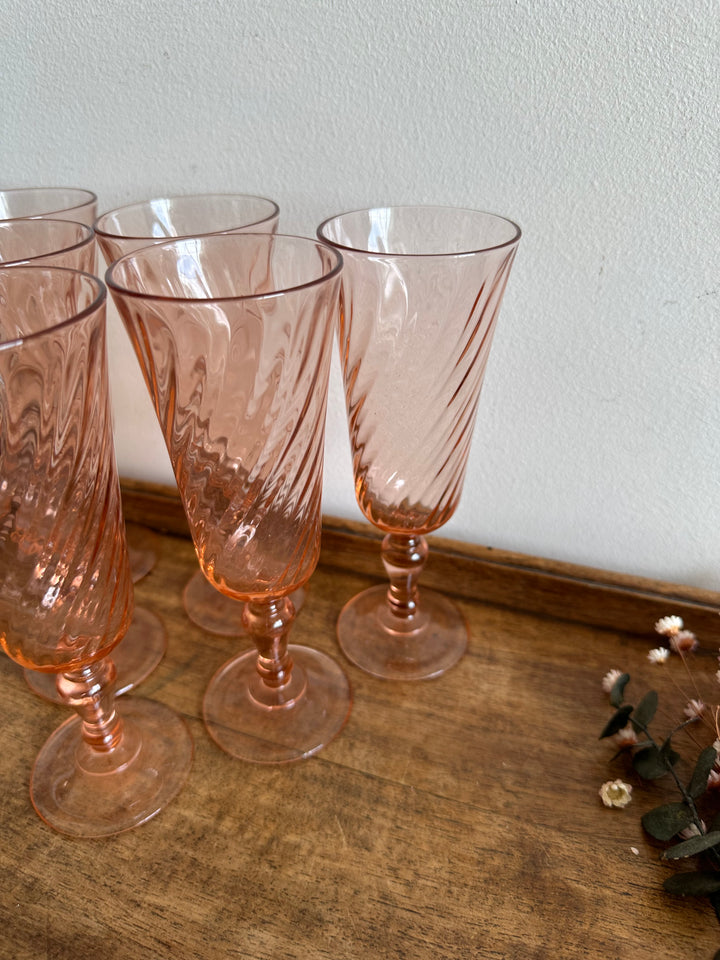 Flûtes à champagne en verre Rosaline sur pieds