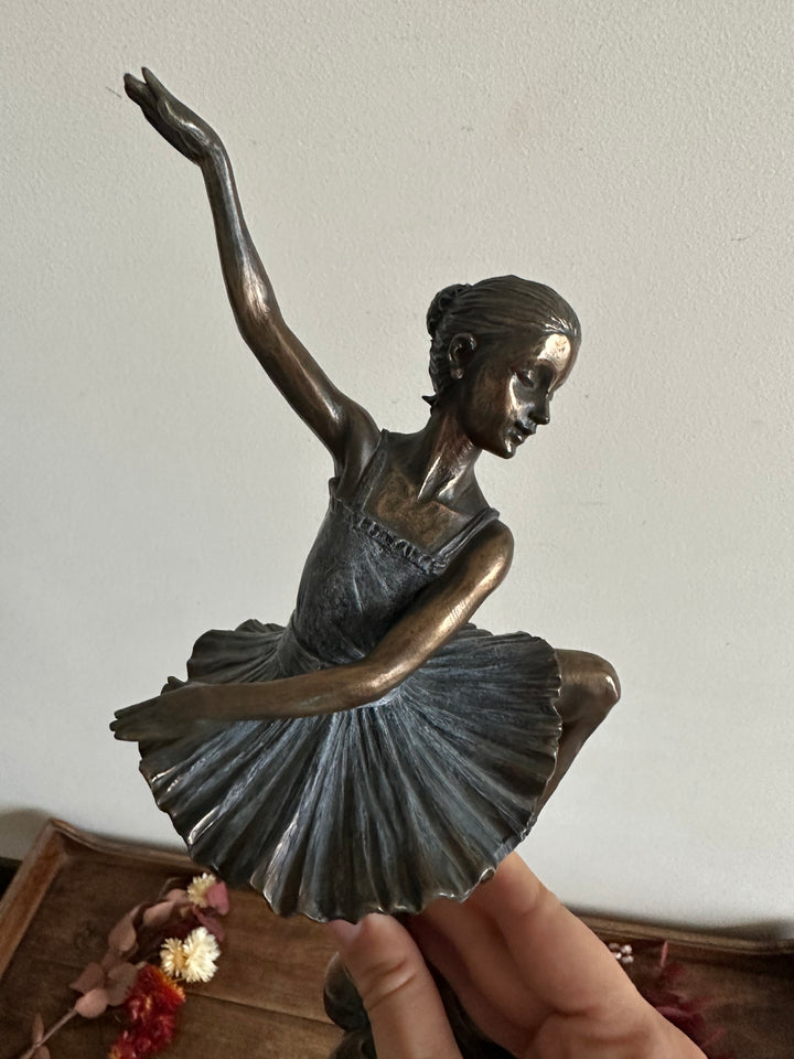 Statuette danseuse étoile effet bronze