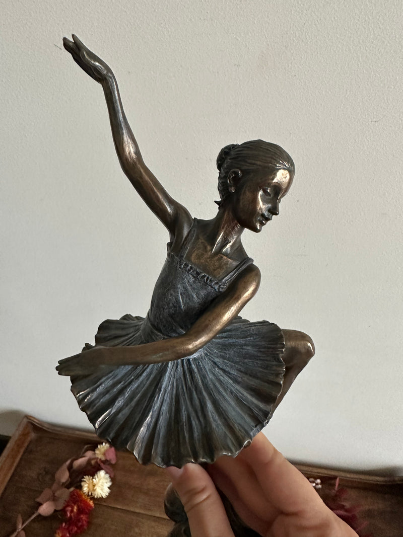 Statuette Danseuse toile Effet Bronze Ma Cabane Vintage statuette-danseuse-toile-effet-bronze-ma-cabane-vintage