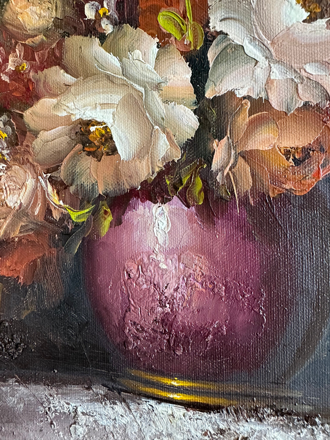 Peinture encadrée signée Frederick bouquet de fleurs mauves et roses