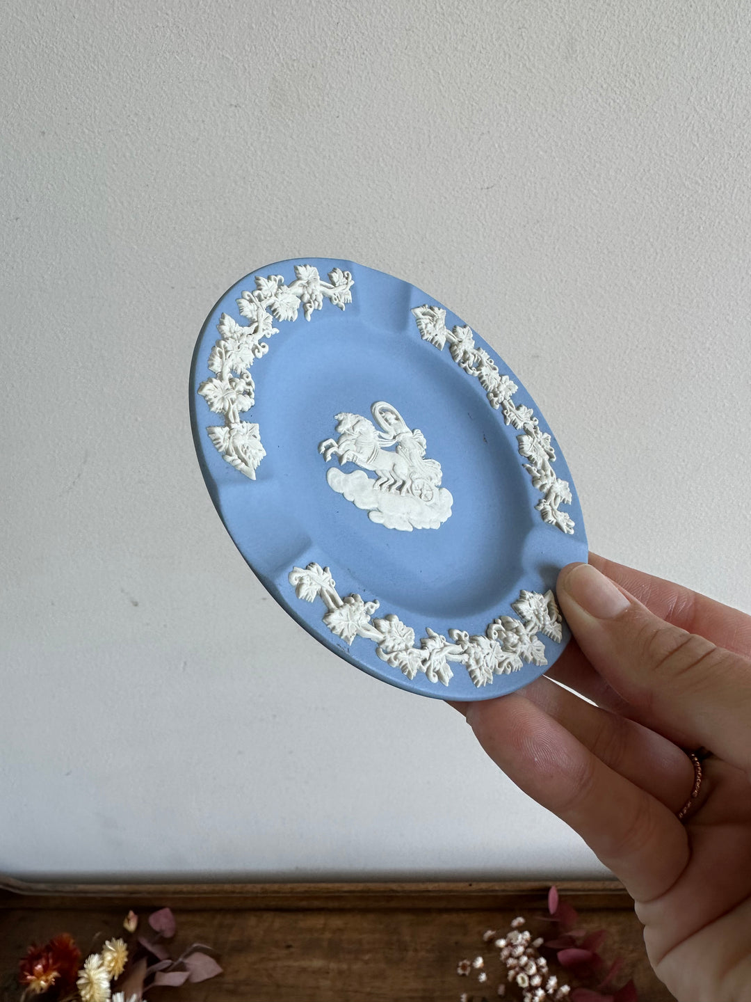 Ensemble Wedgwood bleu et blanc made in England