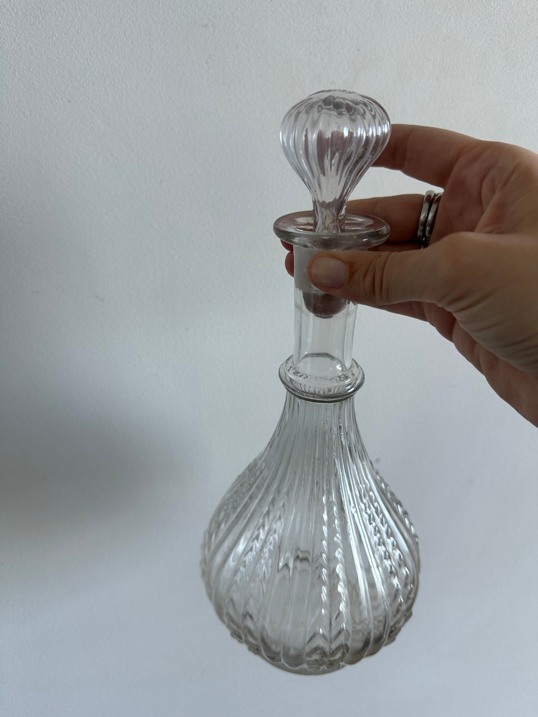 Carafe décanteur en verre moulé ballon rond