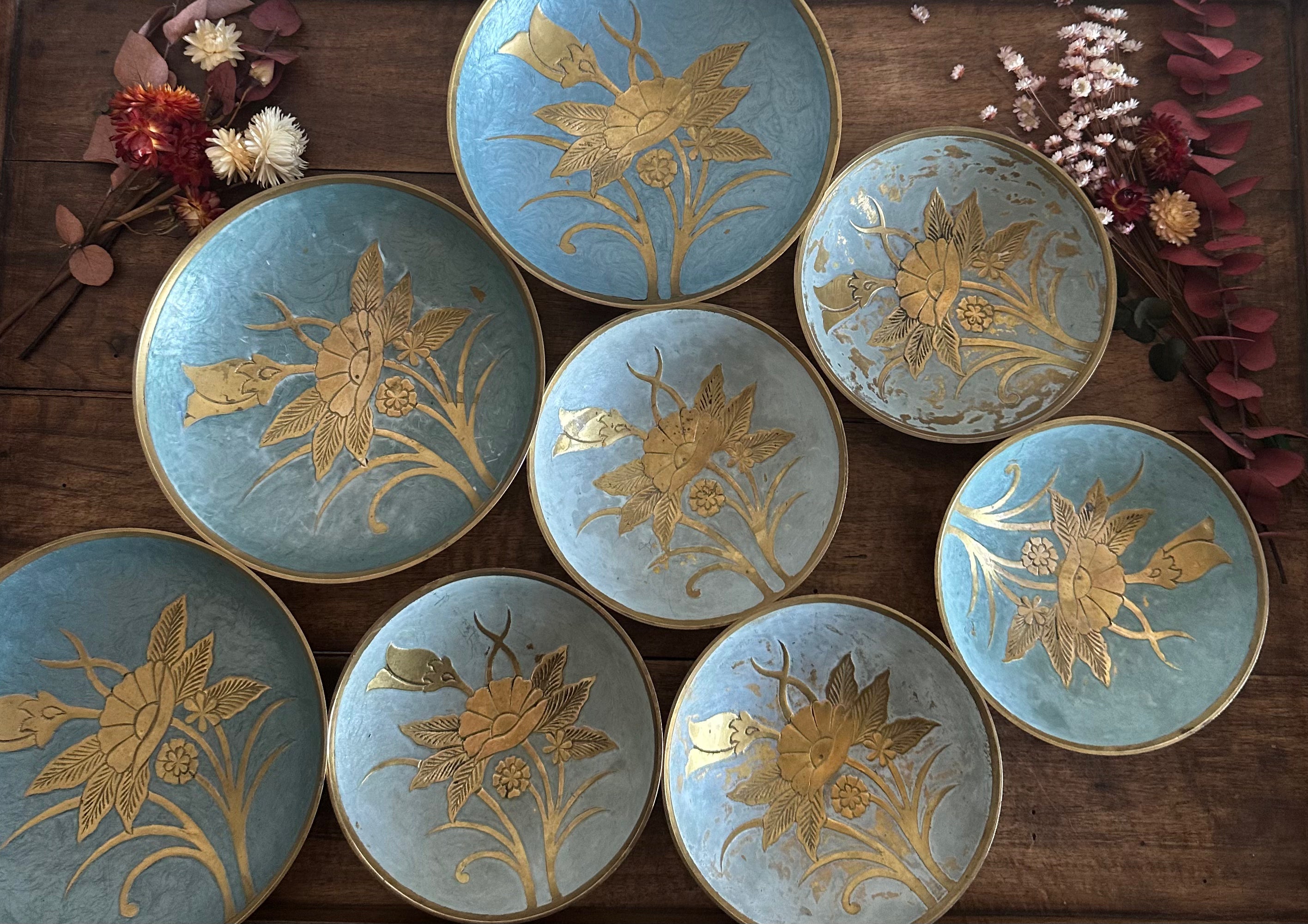 Ensemble Salière Poivrière En Laiton Cloisonné Doré – Avec Plateau Et Pique