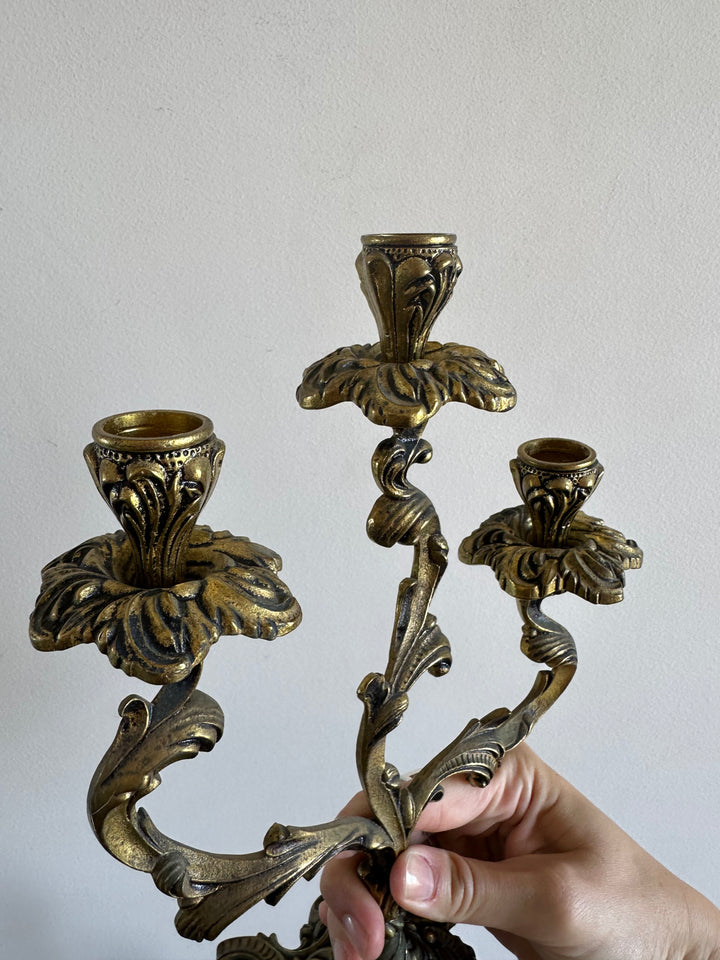 Bougeoirs à trois têtes en bronze style rococo