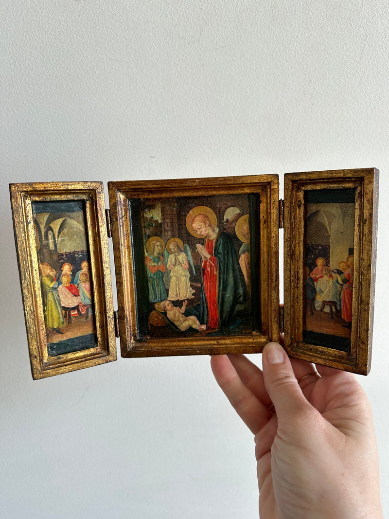 Triptyque religieux en bois forme classique