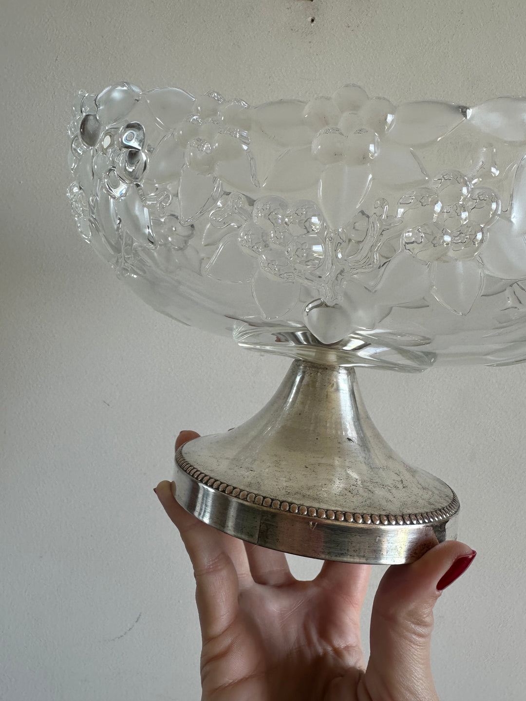 Coupe à fruits en verre moulé et cristal sur pied argenté