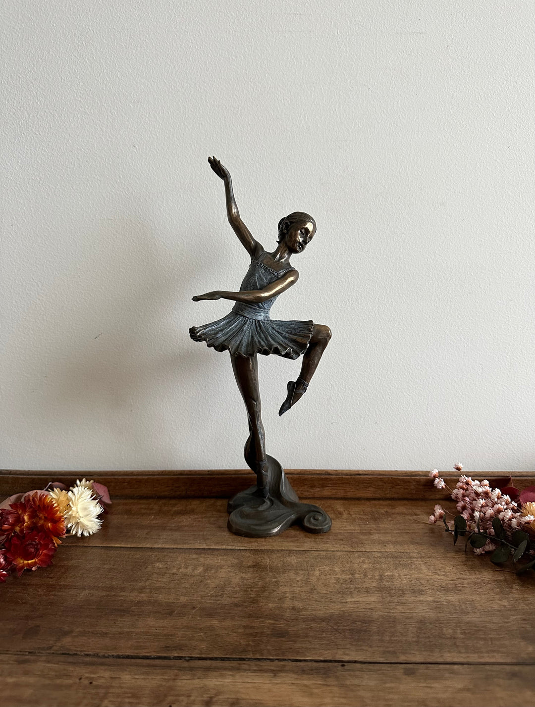 Statuette danseuse étoile effet bronze