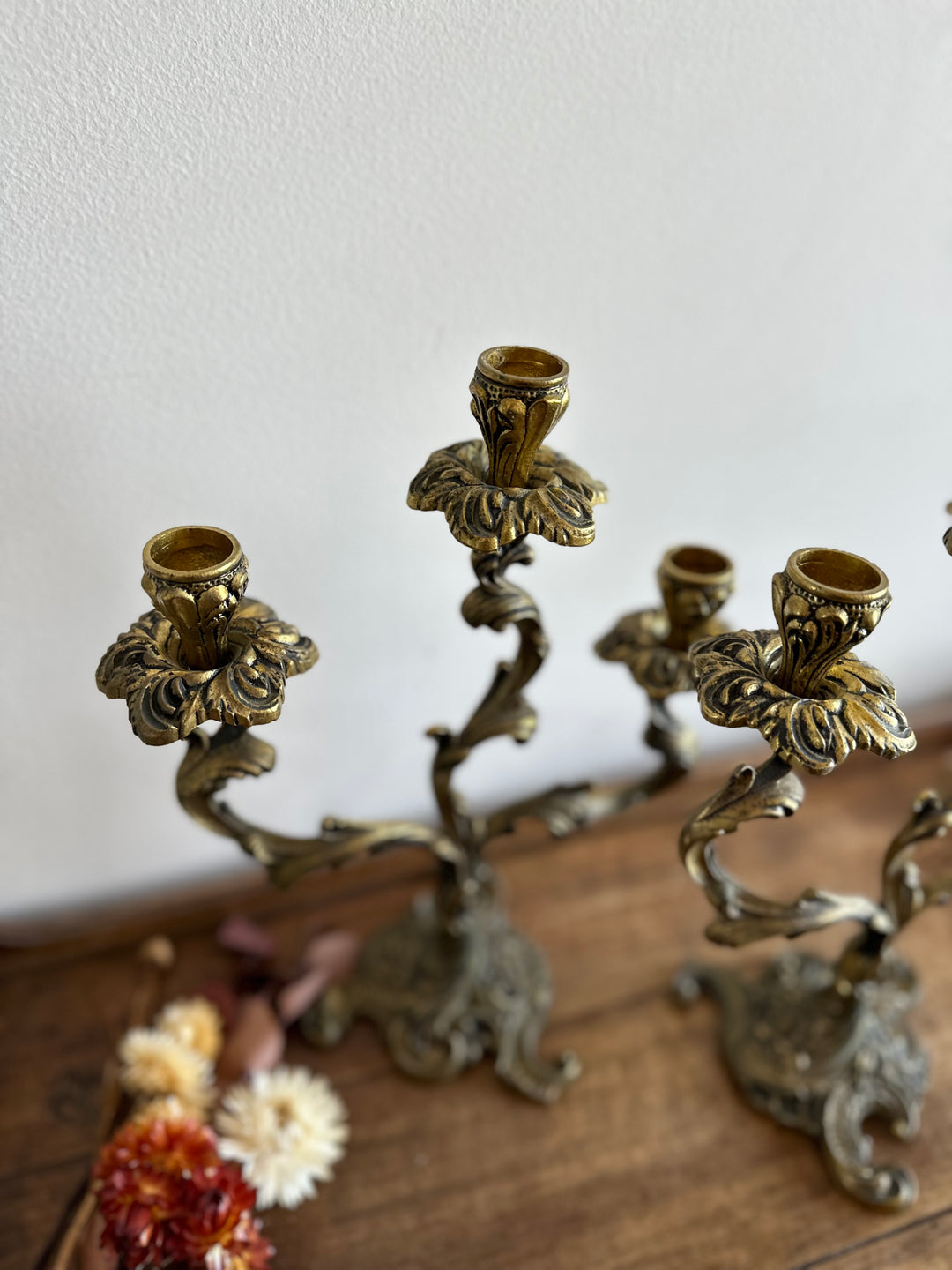 Bougeoirs à trois têtes en bronze style rococo