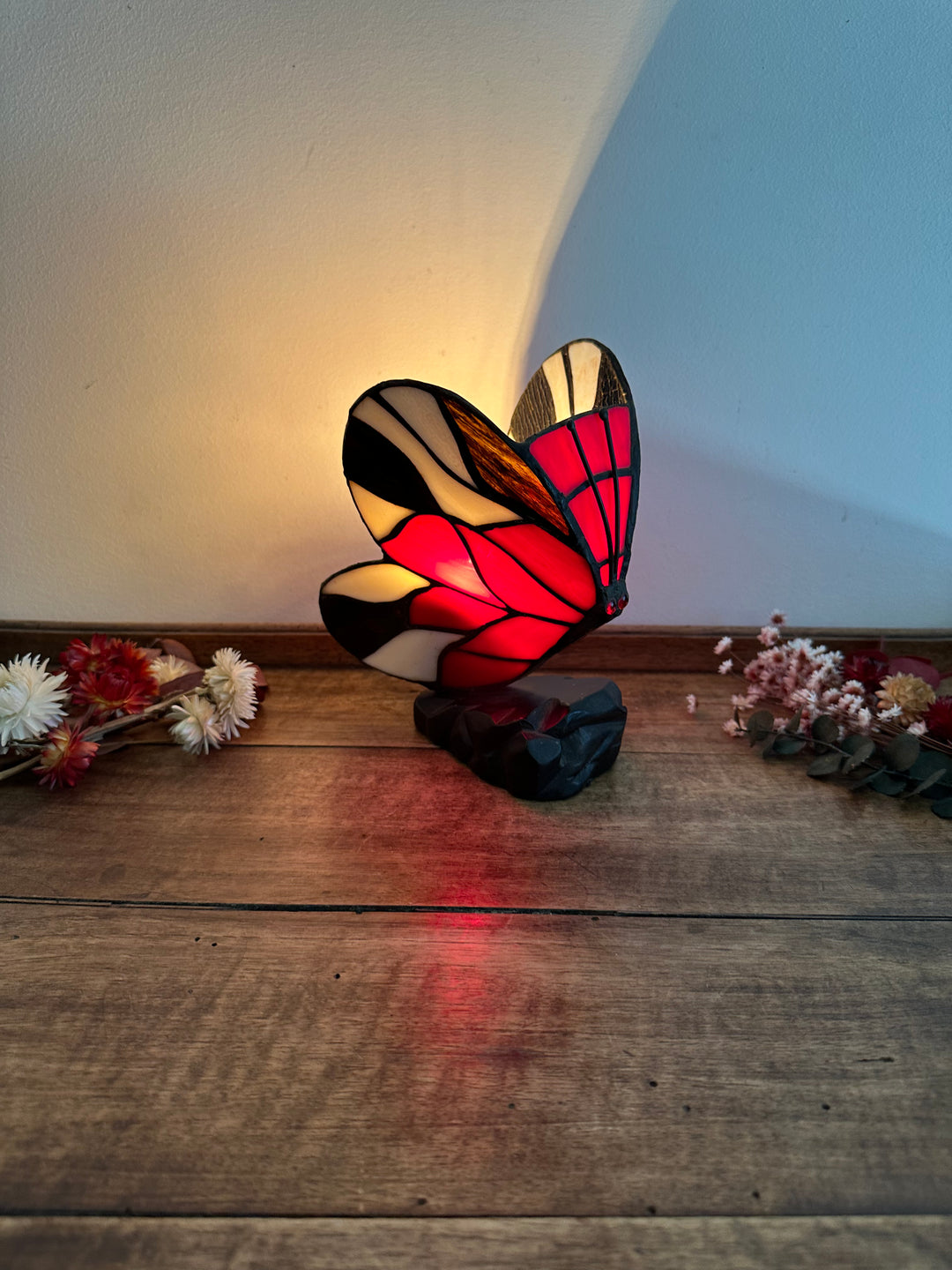 Lampe papillon à poser pâte de verre rouge et noire