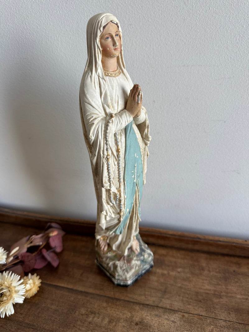 Statuette de la Sainte Vierge en plâtre fin XIX début XX ème