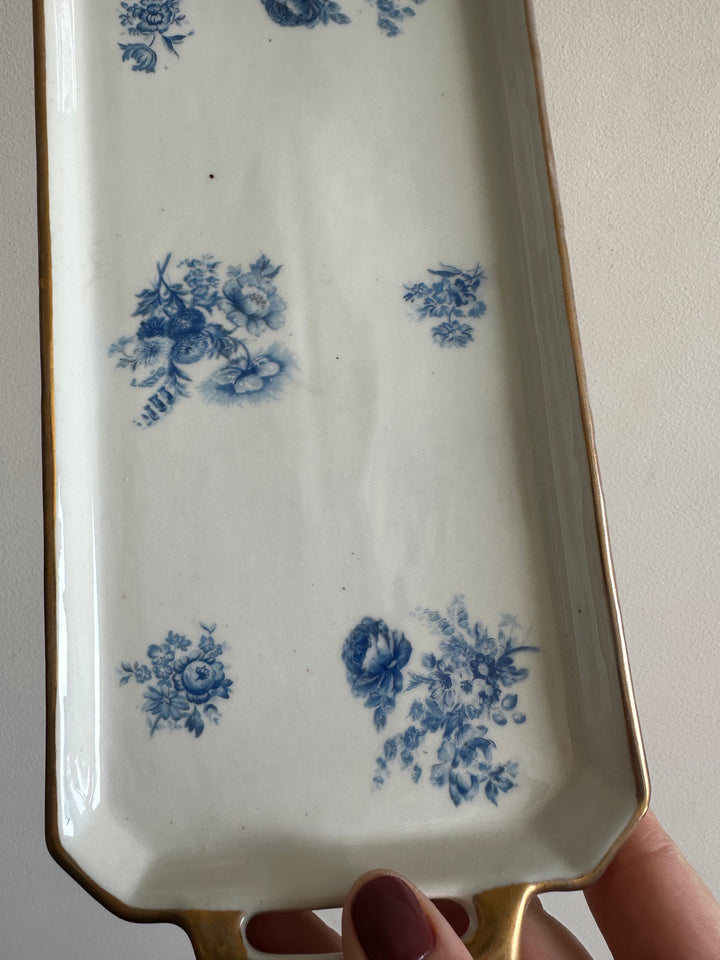 Plateau de service en porcelaine petites fleurs bleues années 50 signées Denbac