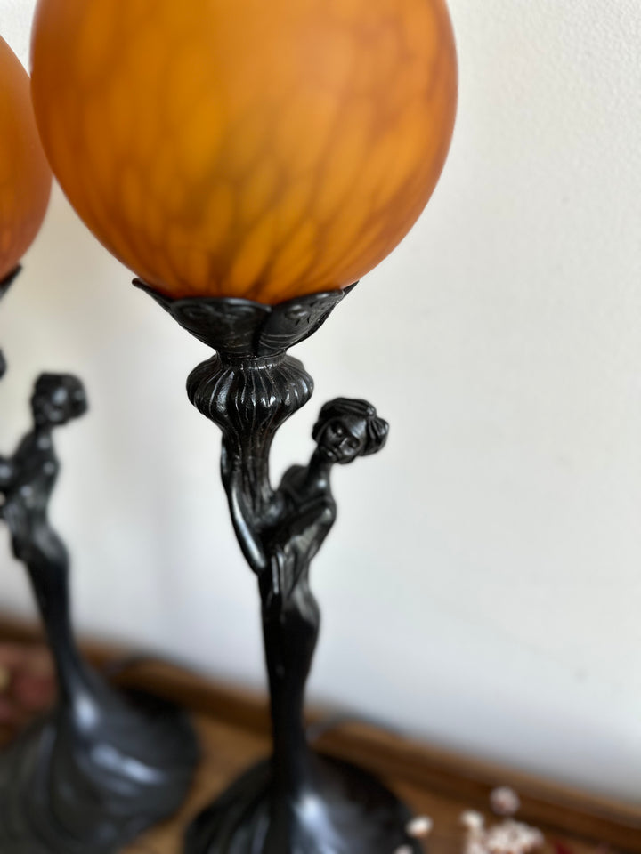 Lampes style Art Nouveau globes orangés