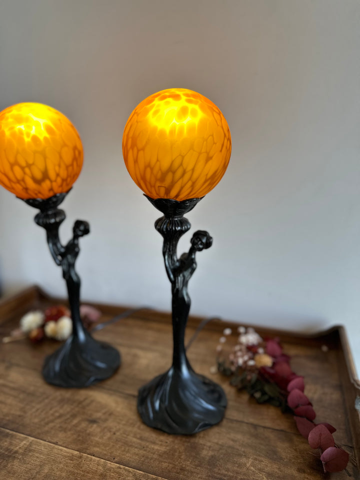 Lampes style Art Nouveau globes orangés