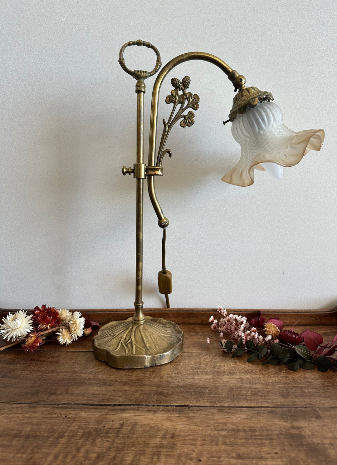Suspension luminaire Abat jour globe verre moulé ambré art déco 16cm vintage - Décoration Suspension luminaire Abat jour globe verre moulé ambré art déco 16cm vintage - Décoration