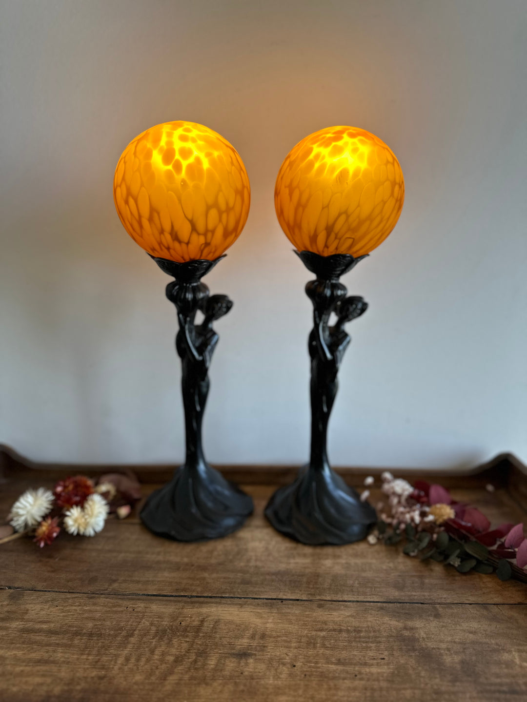 Lampes style Art Nouveau globes orangés