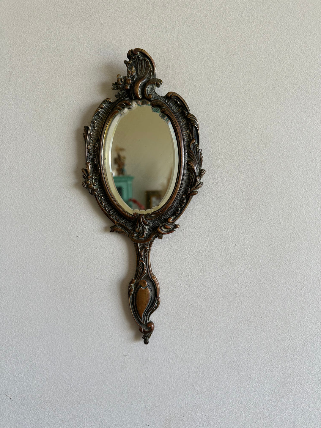 Miroir à main en bronze style rocaille