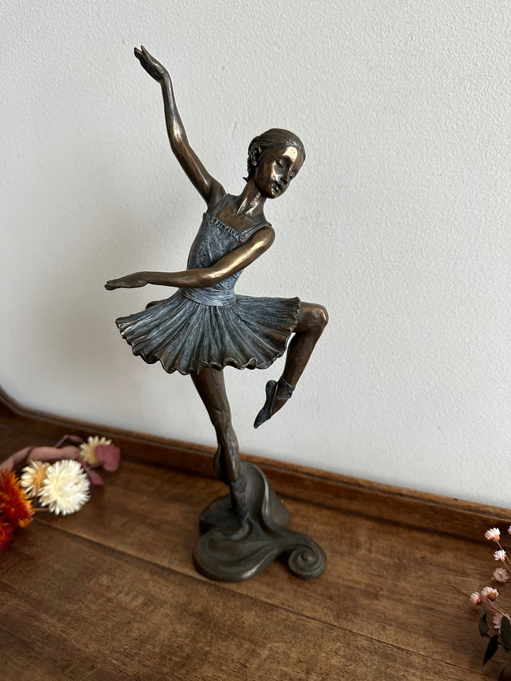 Statuette danseuse étoile effet bronze