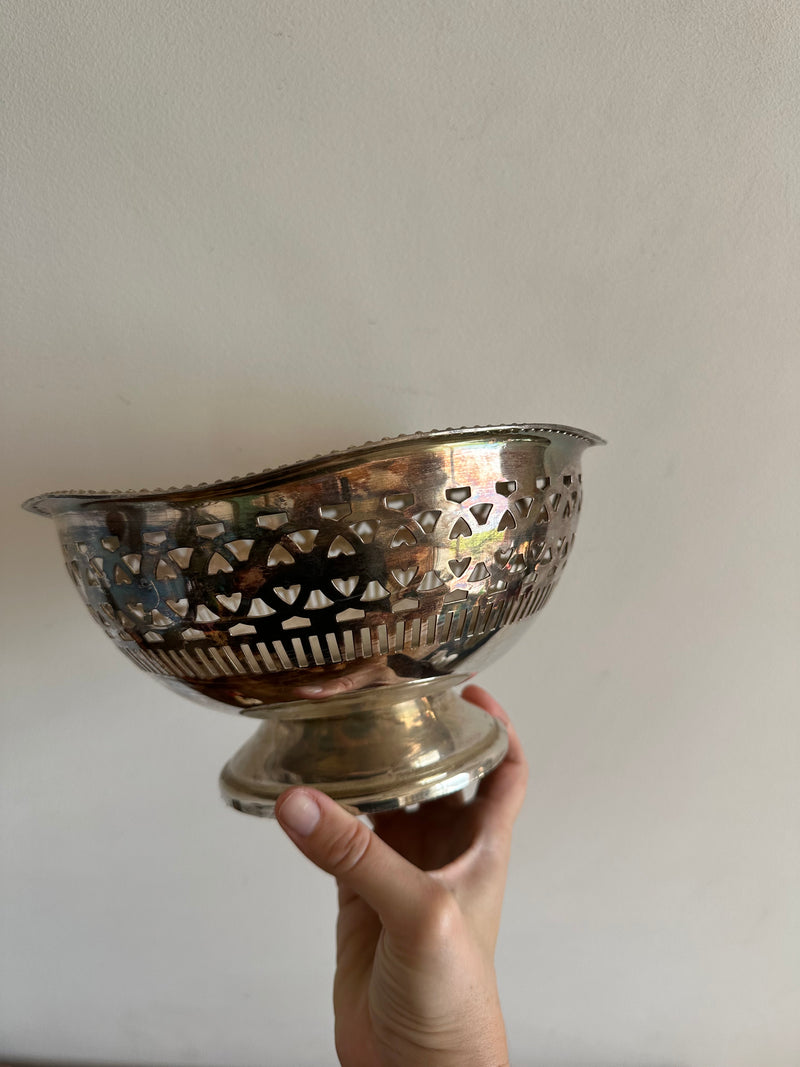 Coupe à fruits en métal argenté ajourée