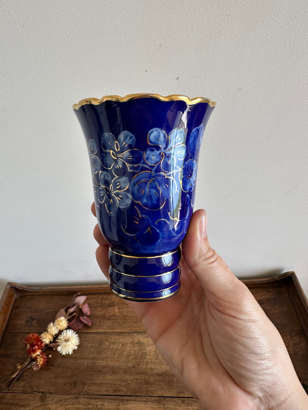 Vase en porcelaine bleu de four peint à la main par Chaufriasse marcel années 60