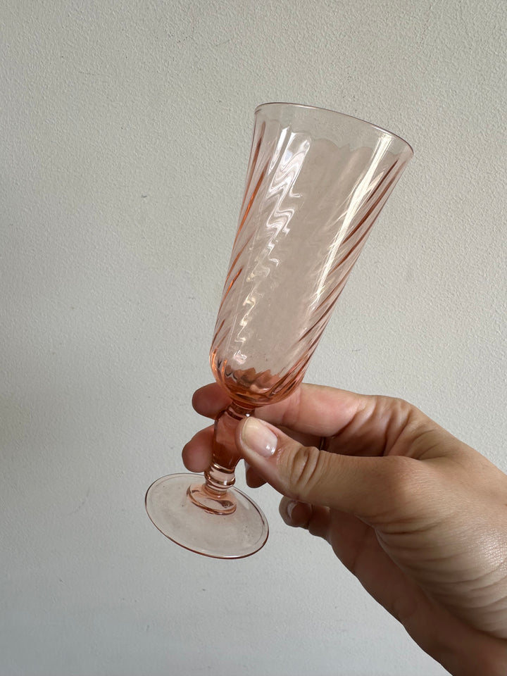 Flûtes à champagne en verre Rosaline sur pieds