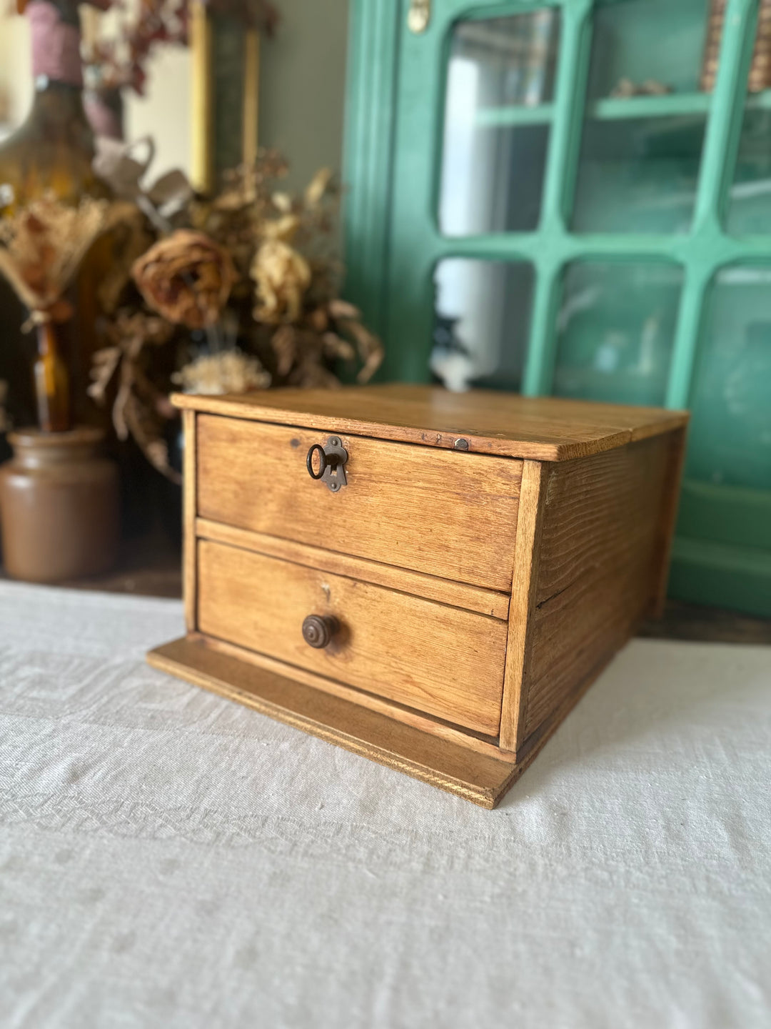 Boite de rangement artisanale en bois 1950