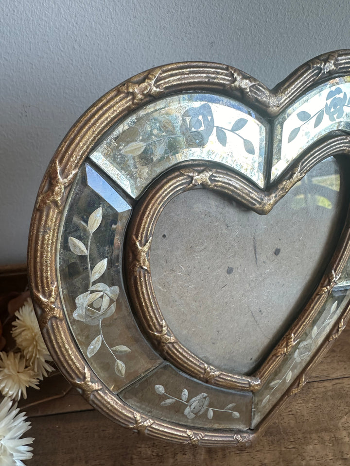 Cadre à poser forme de coeur facettes miroir biseauté