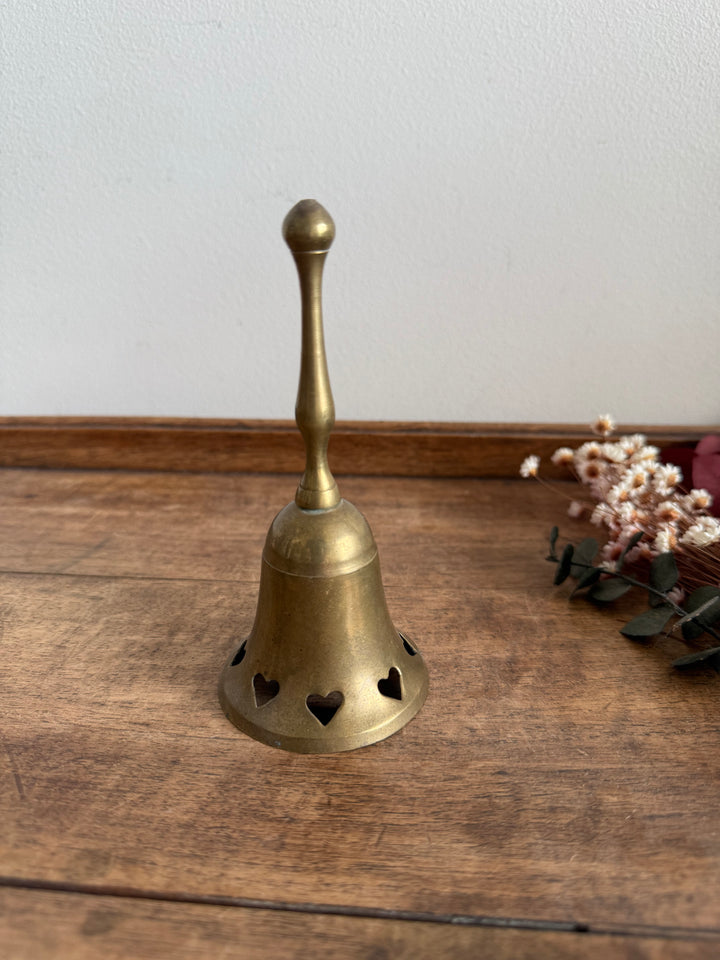 Cloche en laiton petit cœurs