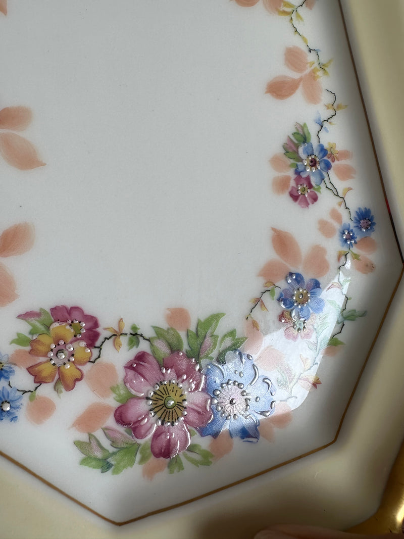 Plat à gâteau en porcelaine de Limoges G Boyer & co. Limoges