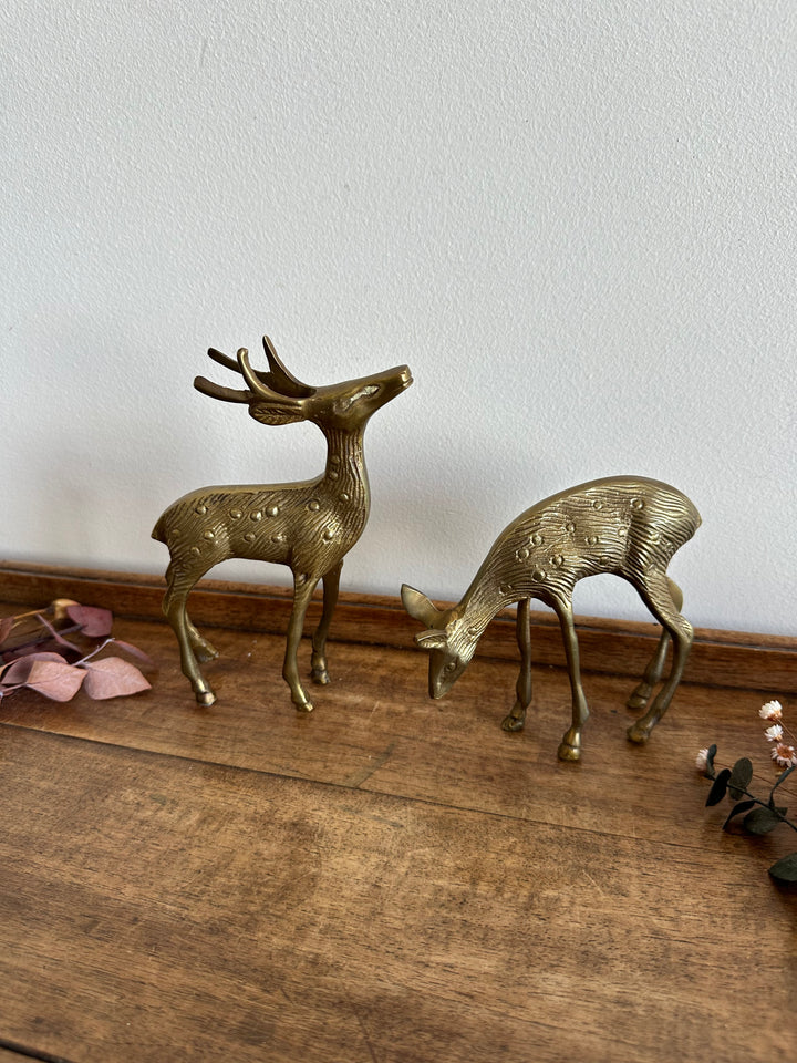 Cerf et biche statuettes en laiton