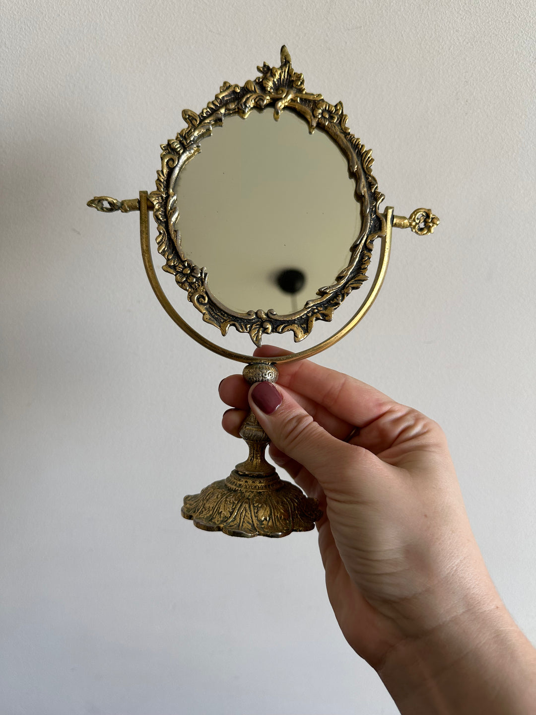 Miroir psyché sur pied en métal doré