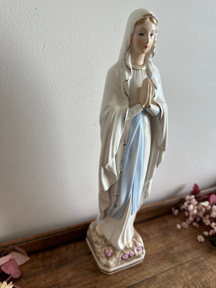 Statuette de la vierge en porcelaine fabrication allemande.