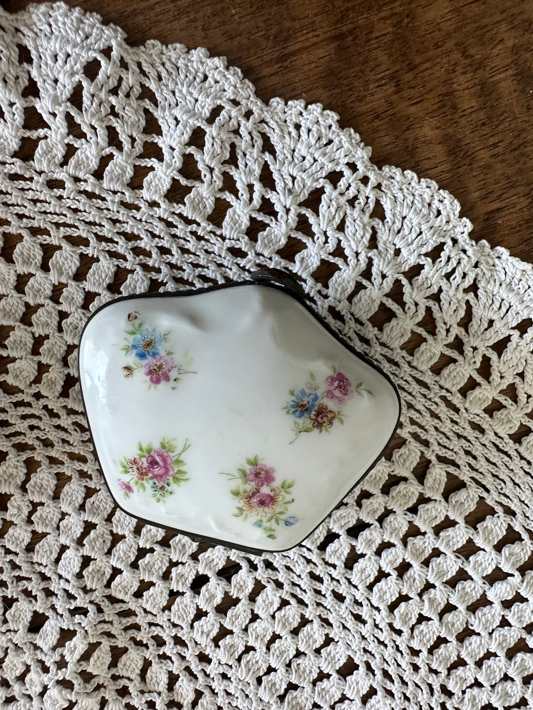 Ensemble de piluliers en porcelaine début XX ème