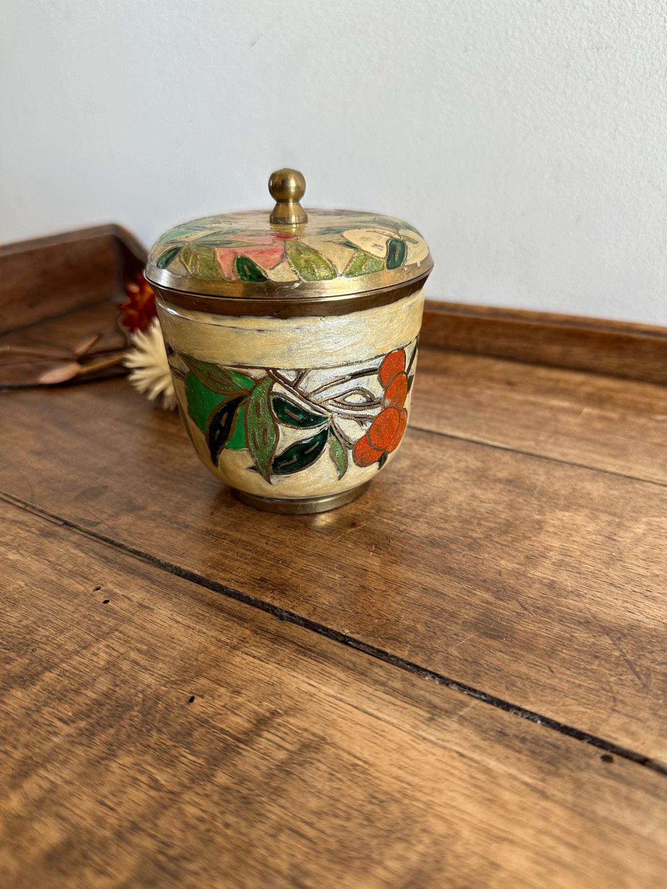 pot-couvercle-en-laiton-maill-motifs-fruits-ma-cabane-vintage