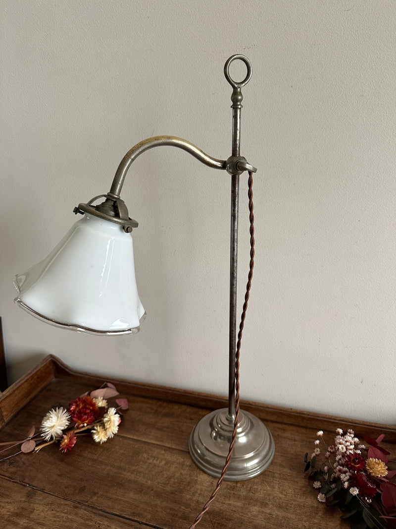 Lampe en acier et opaline blanche années 50