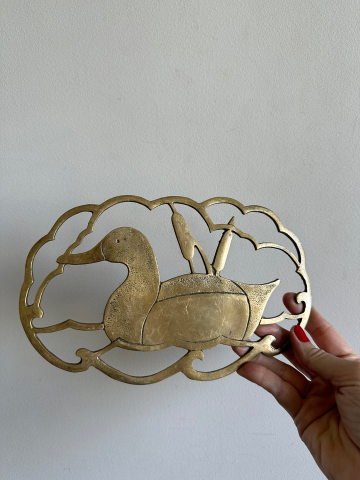 Dessous de plat en laiton canard et roseaux