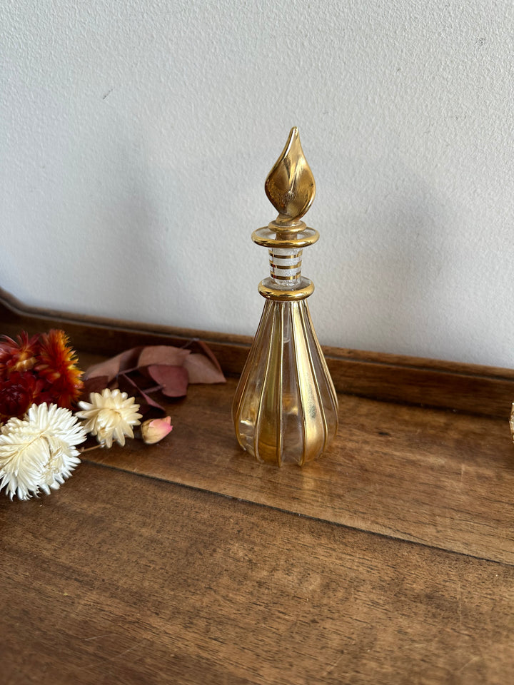 Fioles à parfum vintage dorées rondes