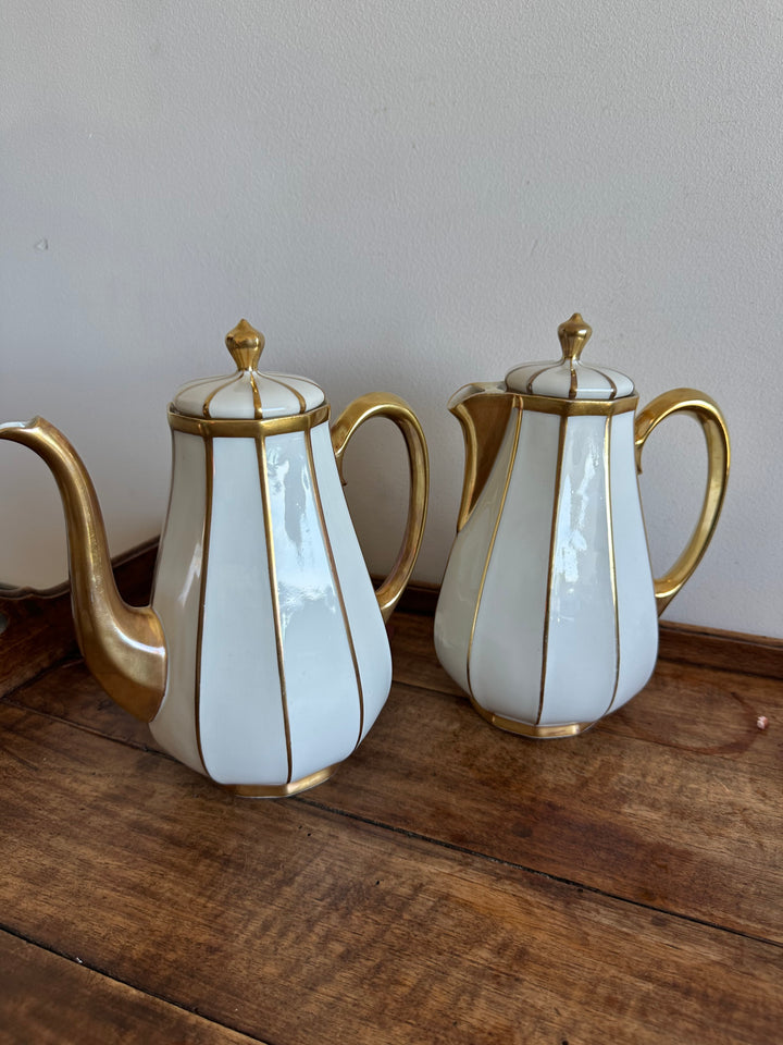 Cafetière en porcelaine de Limoges bordures dorées