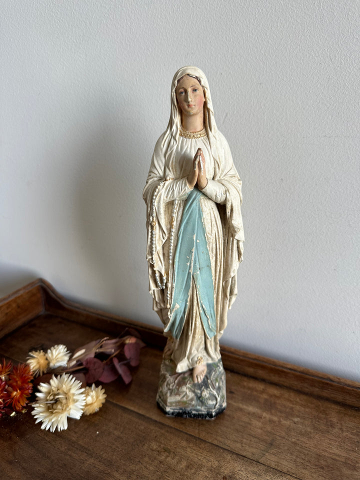 Statuette de la Sainte Vierge en plâtre fin XIX début XX ème